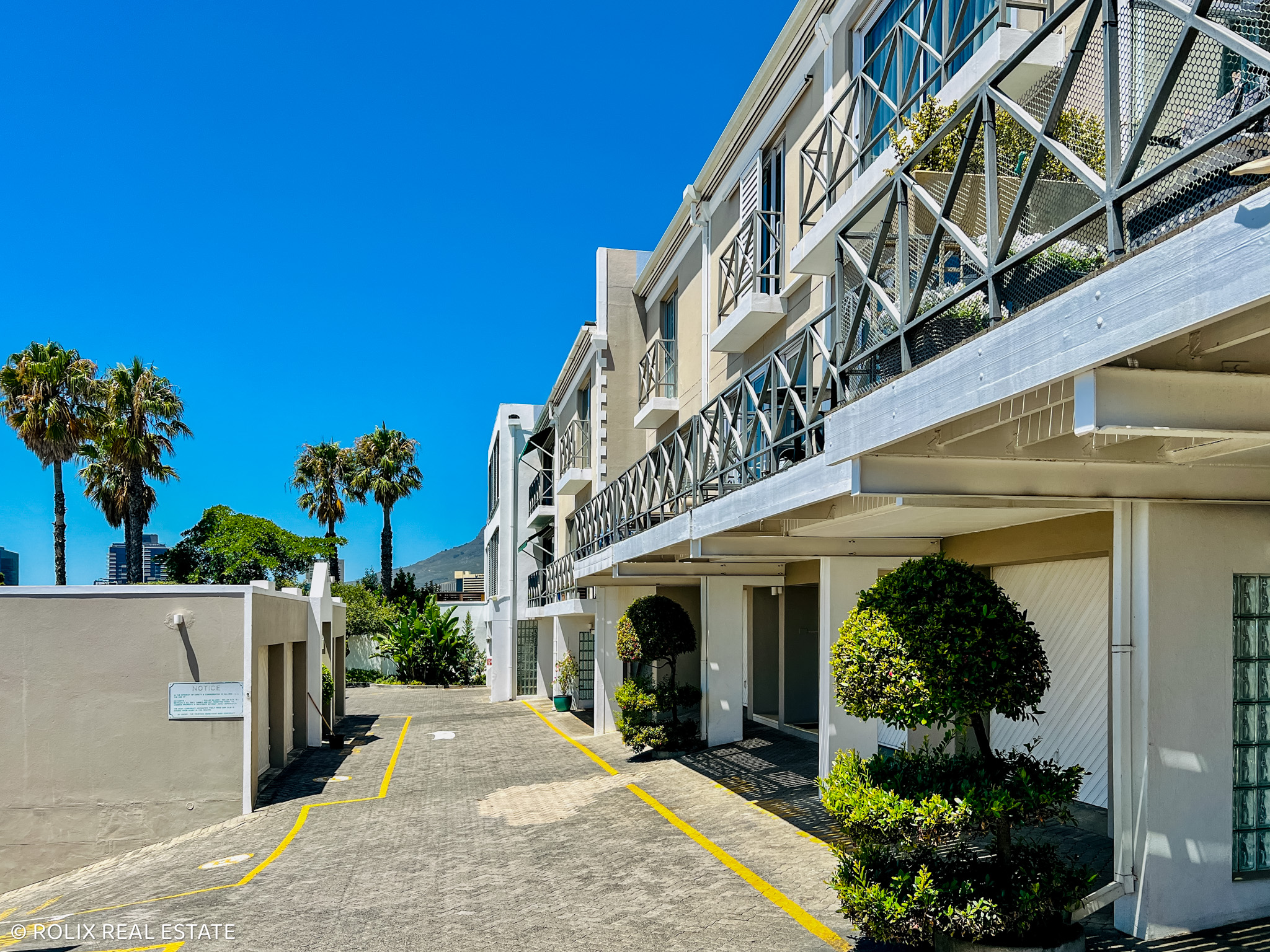 2 Bedroom Property for Sale in Green Point Western Cape